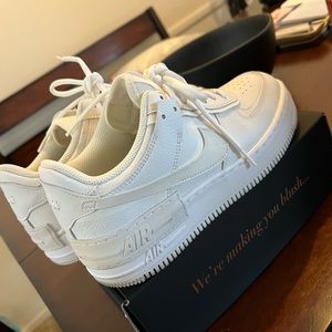NIKE AIR FORCE 1 platform women’s size 8.5💫